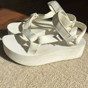 Teva platform universal sandal